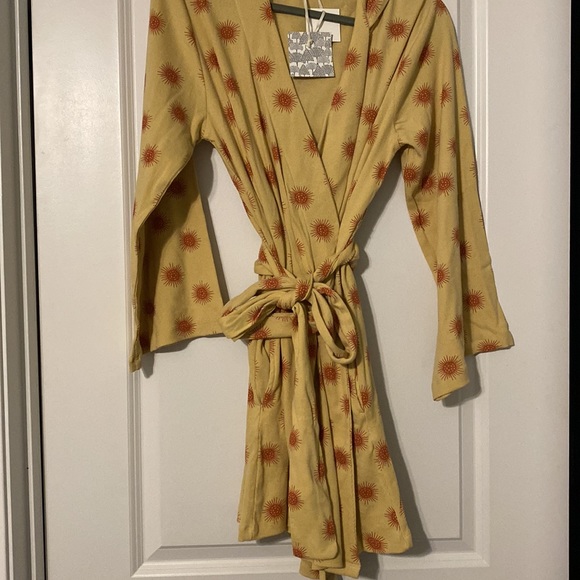 Kate Quinn Women’s hooded Robe with pockets - Picture 2 of 4